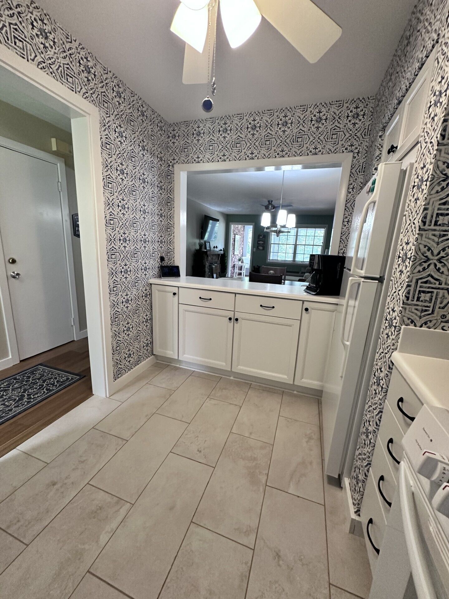 冰箱、微波炉、烤箱、炉灶