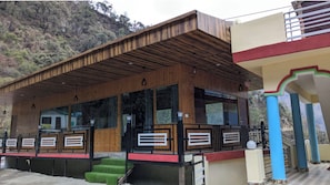 Front of property - Prince Homestay & Restaurant (Ukhimath)