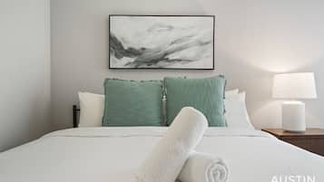 4 Schlafzimmer, Schreibtisch, Bügeleisen/Bügelbrett, kostenloses WLAN