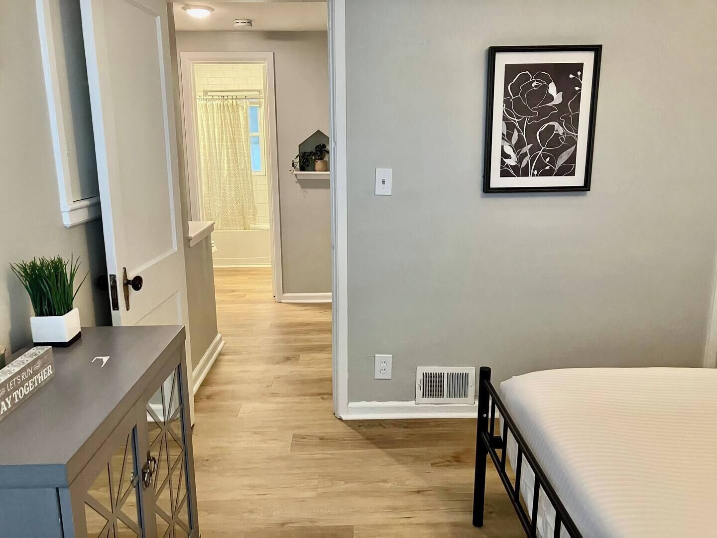 2 間睡房、熨斗/熨衫板、Wi-Fi、床單