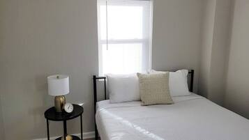 2 bedrooms, iron/ironing board, WiFi, bed sheets