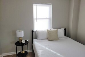 2 bedrooms, iron/ironing board, WiFi, bed sheets