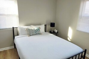 2 soverom, strykejern/-brett, wi-fi og sengetøy