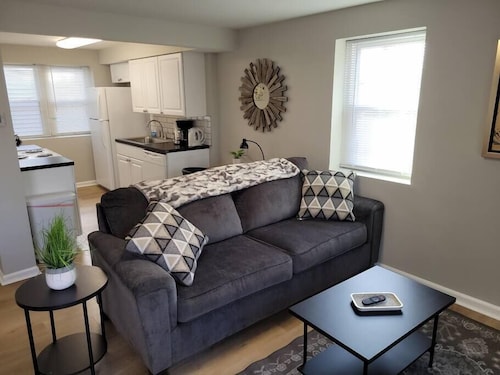 Midtown Retreat, Walk to Blackstone & Dundee