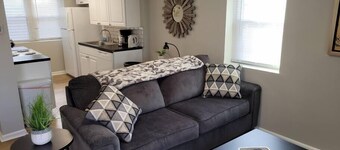 Midtown Retreat, Walk to Blackstone & Dundee