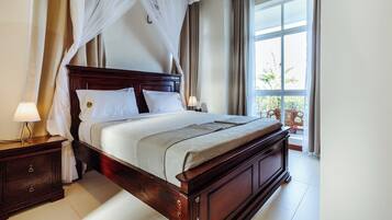 Biệt thự tiện nghi đơn giản, quang cảnh một góc biển, khu vực vườn | Nệm có lớp đệm bông, truy cập Internet không dây miễn phí