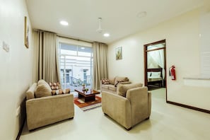 Comfort-Villa, eingeschränkter Meerblick | Wohnbereich