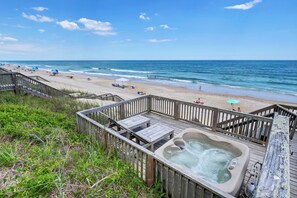 On the beach, sun loungers - NEW! Boardwalk - Oceanfront Spa - Newly Remodeled, Best Location Walk everywhere (Surf City)