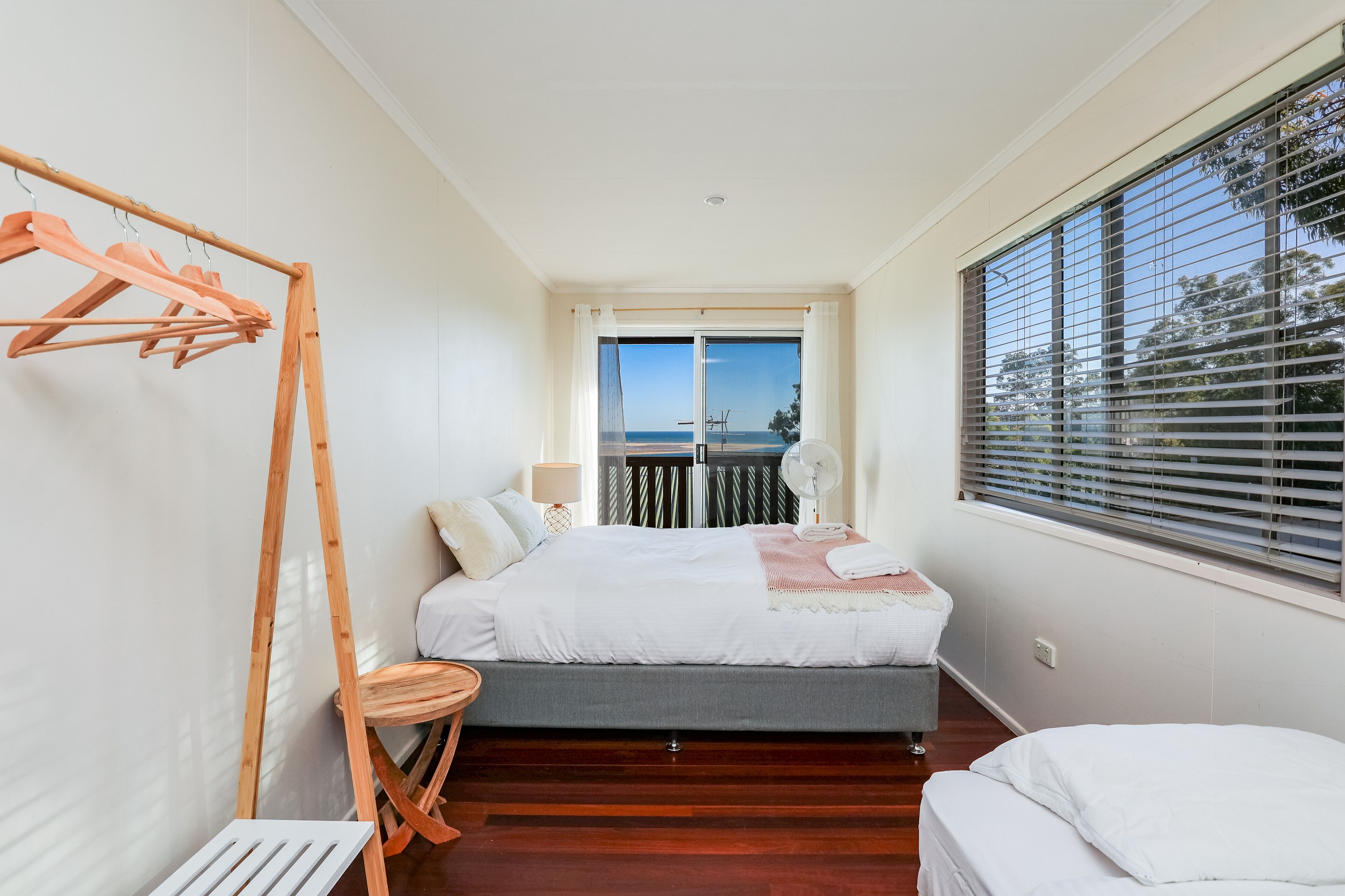 2 bedrooms, iron/ironing board, bed sheets