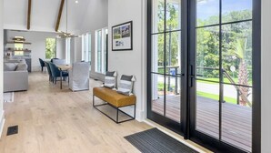 Living area - 4 BR Luxury Home w Private Pool | New Renovation (Isle of Palms)