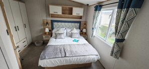 2 bedrooms, iron/ironing board, free WiFi, bed sheets - Stunning Brand new 2024 Sunset Lodge, Whitstable (Whitstable)