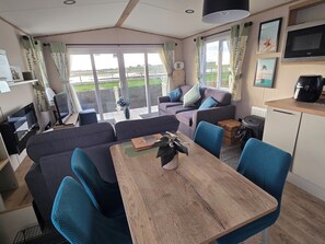 Living area - Stunning Brand new 2024 Sunset Lodge, Whitstable (Whitstable)