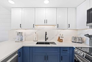 Fridge, oven, stovetop, dishwasher - Designer Oceanfront Condo | Pool, Hot Tub & Deck (Ocean City)