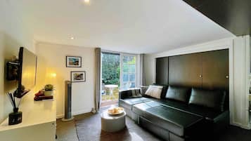 Studio Suite, Patio | Free WiFi