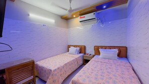 Deluxe Twin Room | Premium bedding, pillowtop beds, desk, free WiFi