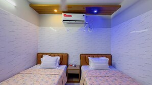 Deluxe Twin Room | Premium bedding, pillowtop beds, desk, WiFi (free) - Hotel Sunrise (Dhaka)