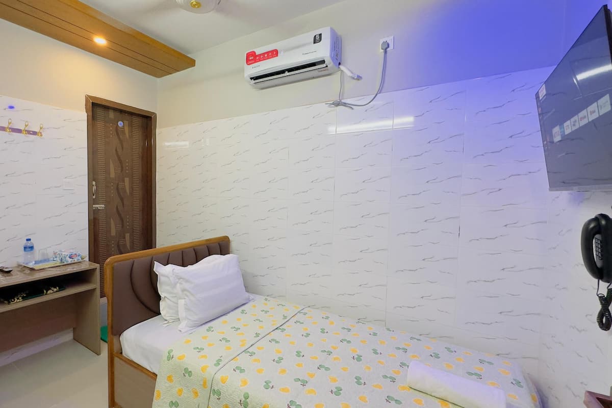 Premium bedding, pillow-top beds, desk, free WiFi