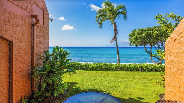 Property grounds - Kuleana Club #404 Oceanfront -1 bed 1 bath- Gated (Lahaina)