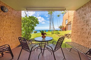 Outdoor dining - Kuleana Club #701 Oceanfront-1 bd1 ba-Ground Floor (Lahaina)