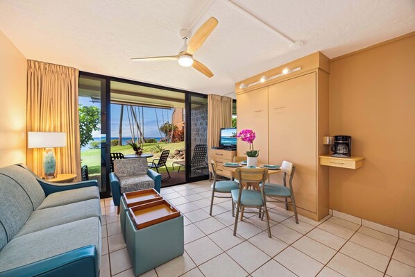 TV - Kuleana Club #701 Oceanfront-1 bd1 ba-Ground Floor (Lahaina)