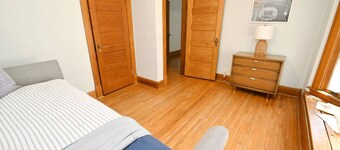 Historic/Renovated home steps to Notre Dame(103)