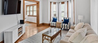 Historic/Renovated home steps to Notre Dame(103)