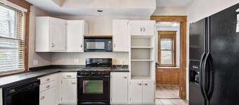 Historic/Renovated home steps to Notre Dame(103)