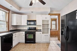 Coffee/tea maker, fridge, microwave, oven - Historic/Renovated home steps to Notre Dame(103) (South Bend)