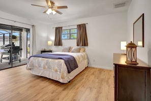 3 Schlafzimmer, Schreibtisch, Bügeleisen/Bügelbrett, WLAN