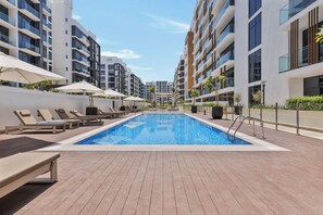 Outdoor pool - Waves - Azizi Riviera Building 25 Cozy Studio With Balcony (Dubai)