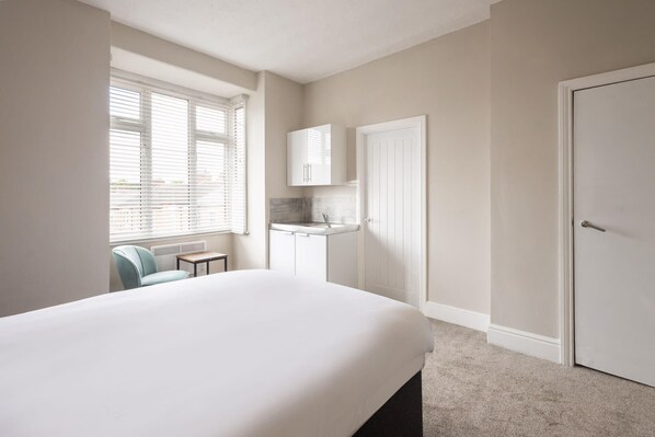 Desk, free WiFi, bed sheets