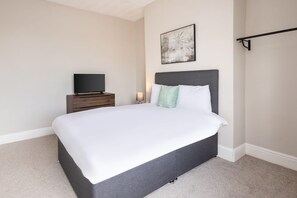 Schreibtisch, kostenloses WLAN, Bettwäsche