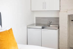 Bureau, Wi-Fi gratuit, draps fournis