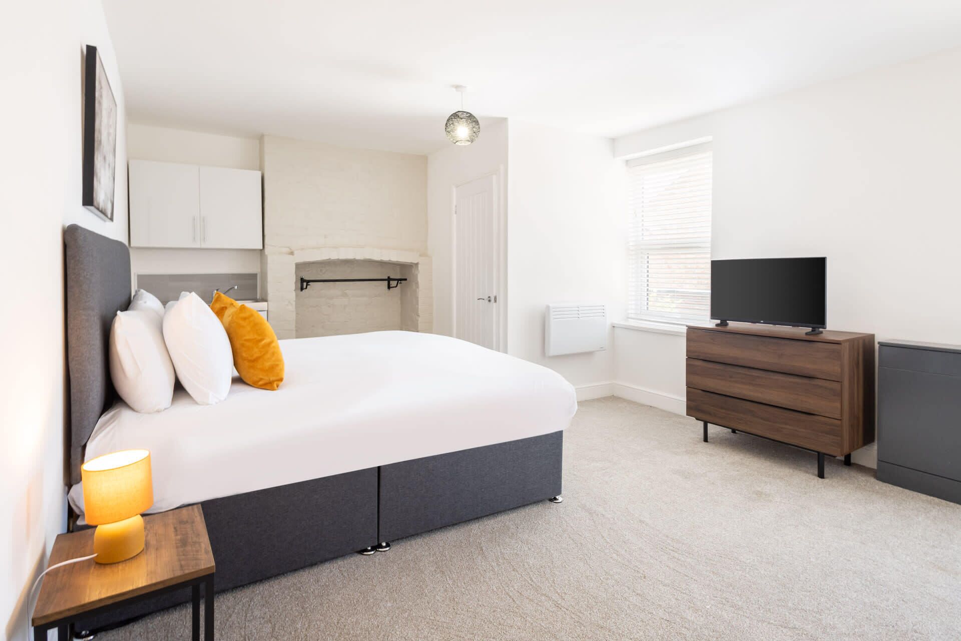 Desk, free WiFi, bed sheets