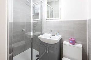 تجهيزات دش، مناشف، صابون، شامبو