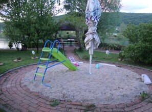 House (Four bedroom house with river view) | Garden - Una Green Garden Residence (Bihac)