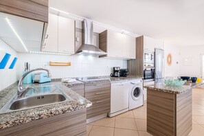 Fridge, microwave, oven, dishwasher