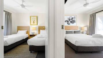 2 bedrooms, desk, iron/ironing board, WiFi