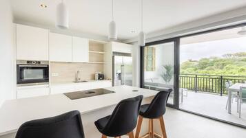 Frigorífic, microones, forn i rentaplats