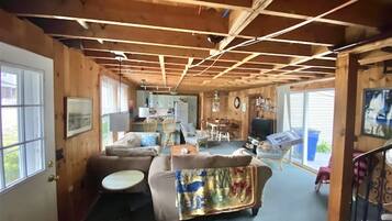 Villa, 4 Bedrooms | Interior