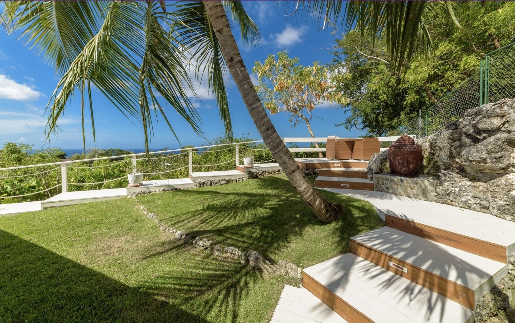 House, 3 Bedrooms | Property grounds