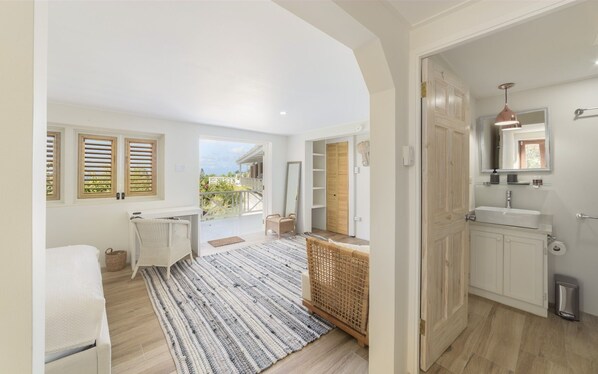 House, 5 Bedrooms | Bathroom | Towels