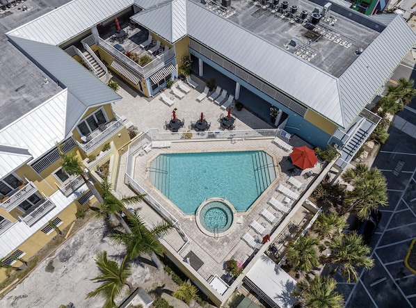 Appart'hôtel, 2 chambres | Piscine | Piscine chauffée