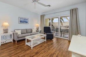 Condo, 2 Bedrooms | Living area