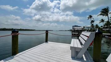 House, 2 Bedrooms | Lake