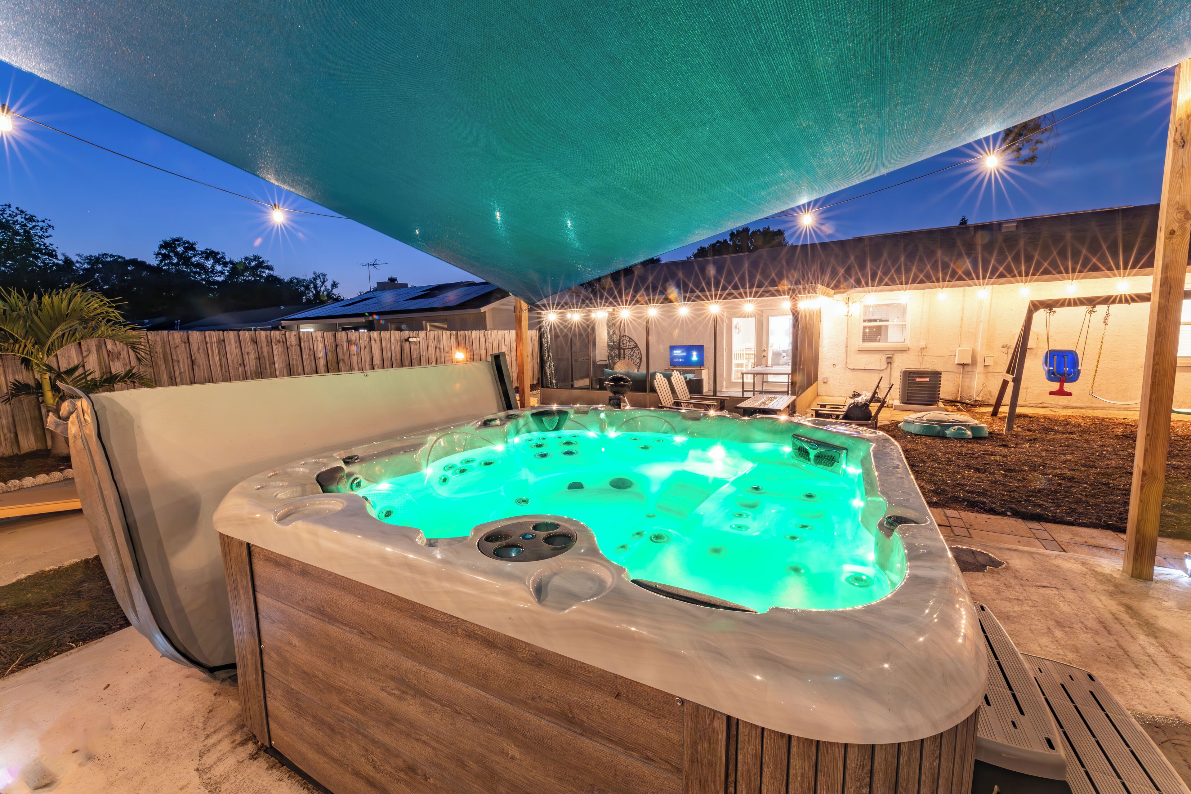 ~4BR 2Bath~Hot Tub~BBQ~Fire Pit Tables-Kids Playground~ Minutes to the Beach