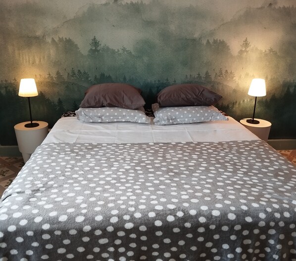 2 Schlafzimmer, Reisekinderbett, kostenloses WLAN, Bettwäsche