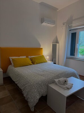 1 quarto, cofres nos quartos, escrivaninha, quartos à prova de som