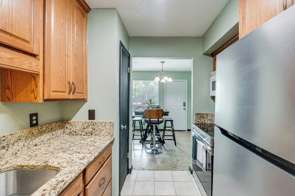 Apartment (1 Bedroom) | Interior - 3 Mi to Dtwn Dallas: Condo w/ Walkable Location! (Dallas)