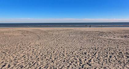 Beach Access, Covered Balcony: Hilton Head Condo!